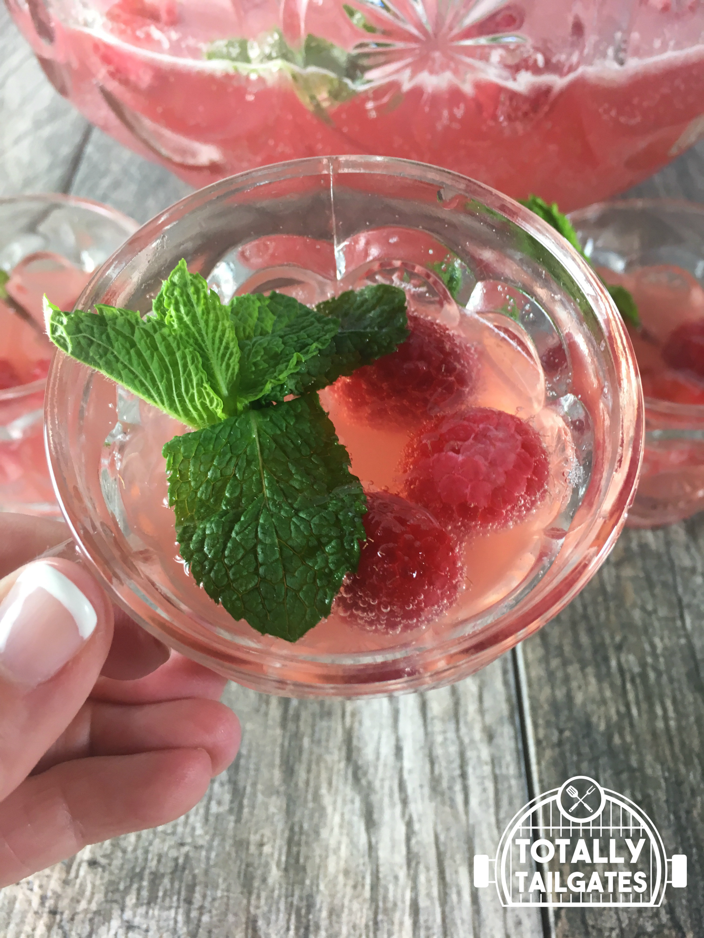 Champagne Party Punch (3 Ingredients) - Celebrations at Home